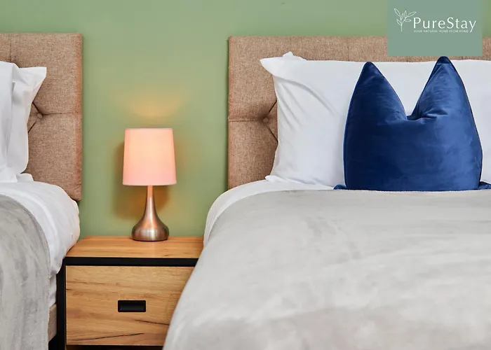 Perfect For Business Stays In Manchester - 5 Bedroom House By Purestay Short Lets & Serviced Accommodation