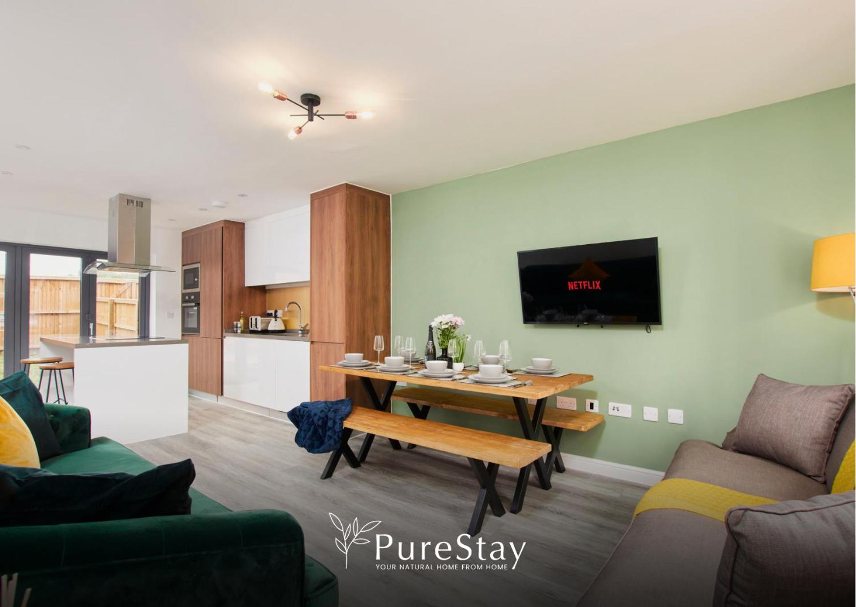Purestay Manchester: 5-bedroom Business Haven *