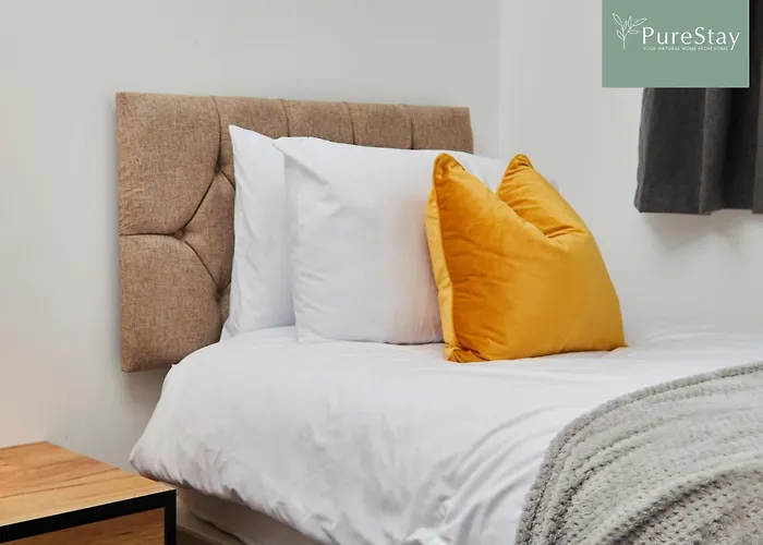Perfect For Business Stays In Manchester - 5 Bedroom House By Purestay Short Lets & Serviced Accommodation