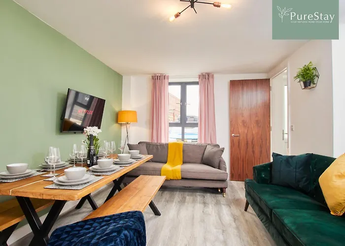 Perfect For Business Stays In Manchester - 5 Bedroom House By Purestay Short Lets & Serviced Accommodation
